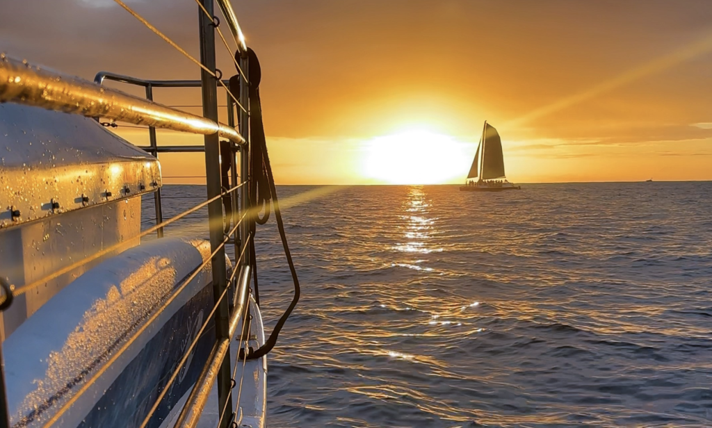 romantic and serene sailing in waikiki